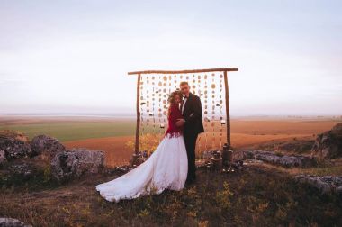 Akşamları düğün çifti