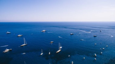 İtalya'nın kıyı şeridi havadan olduğunu