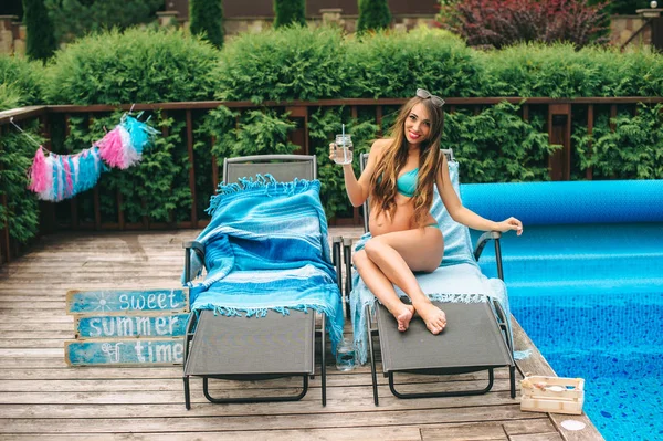 Young Beautiful Pregnant Woman Enjoying Her Time Swimming Pool — Stock Photo, Image