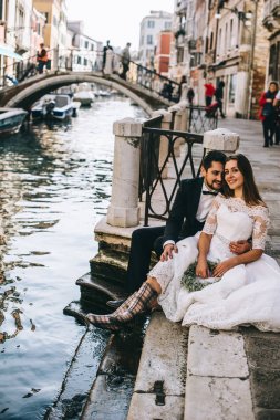 Sokakta bir Venedik güzel evli