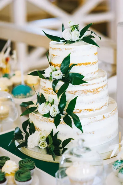 Beautiful Wedding Cake Decorated Cream — Stock Photo, Image