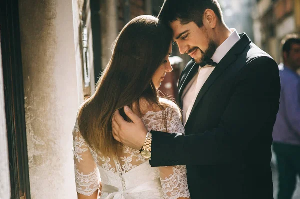 Beau Couple Marié Dans Rue Venise — Photo