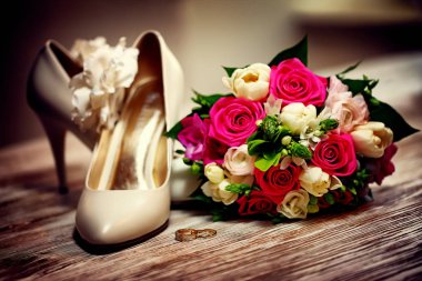 Güzel düğün buketi ve gelin ayakkabıları. Vintage Tema arka plan