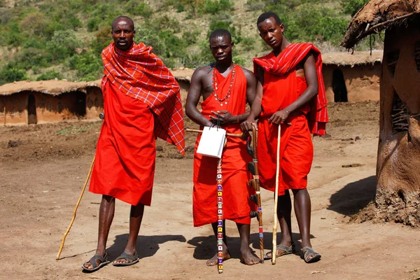 AMBOSELI, KENIA - 20 AGO 2008: Tribu Masai — Foto de Stock