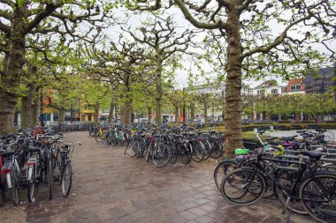 Ghent, Belçika 04 Nisan 2017: Bisiklet park