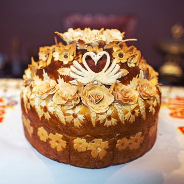 Beyaz arka planda, gıda tatlı ekmek