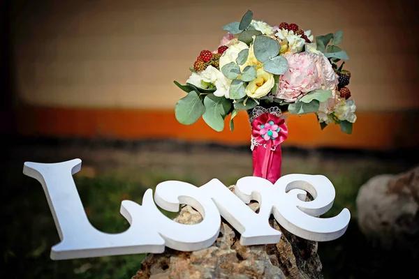 Buquê de flores de casamento — Fotografia de Stock