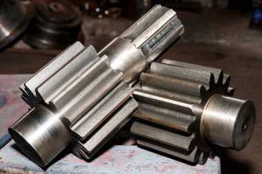 büyük Dişliler ve teneke adam, titanyum ve çelik endüstrisi parçaları