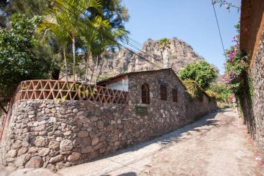 Meksika ile tipik bir boş sokak evleri