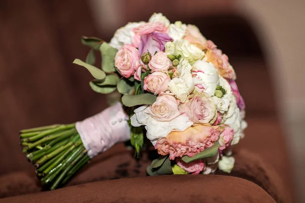 Esküvői csokor, virág, rózsák, gyönyörű csokor — Stock Fotó