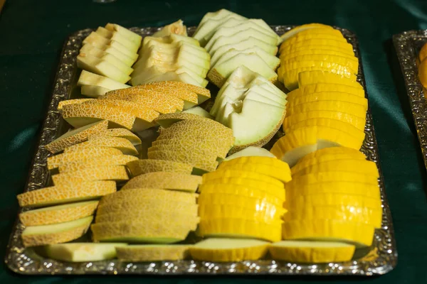 Fruto fresco de melón amarillo en rodajas —  Fotos de Stock