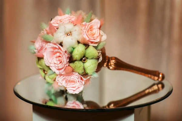 Buquê de casamento, flores, rosas, belo buquê — Fotografia de Stock