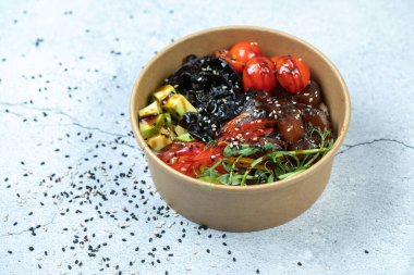 Geleneksel Hawaii Sebzeli Poke