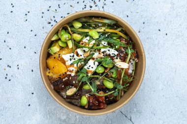 Geleneksel Hawaii Sebzeli Poke