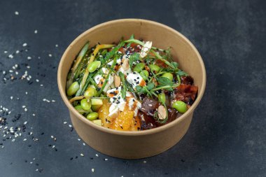 Geleneksel Hawaii Sebzeli Poke