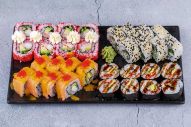 Japon restoranından suşi pilavı.