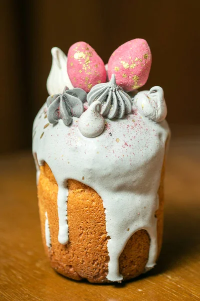 Paskalya kek - Rus ve Ukraynalı geleneksel Kulich, Paska Paskalya ekmek. Seçici odak.