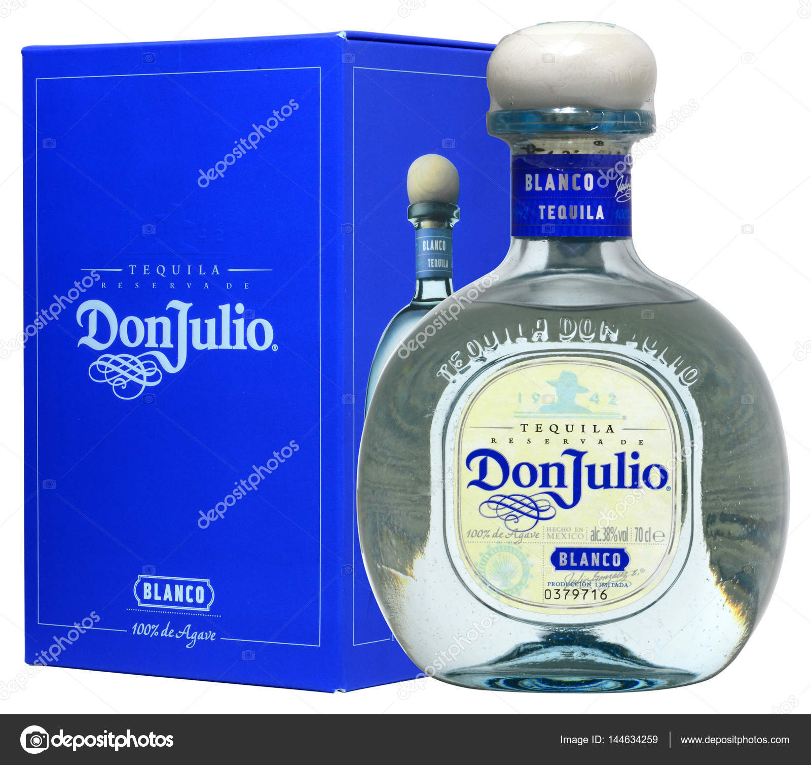 Tequila Don Julio Blanco — Fotografia de Stock Editorial © gueriero93