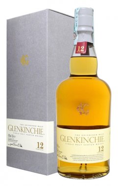 Fonte, Venice, İtalya - Aralık 2017. Scotch viski Glenkinchie şişe 12 yaşındaki eski 70cl, % 43 Vol.