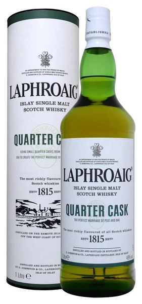 Fonte Wenecja Włochy Grudnia 2017 Butelkę Szkockiej Whisky Laphroaig Kwartał — Zdjęcie stockowe