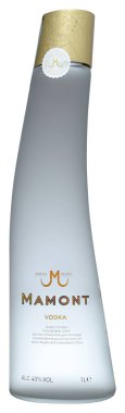 Venedik, İtalya - Mart 2020. Bir şişe votka Mamont 1 litre,% 40 Vol..