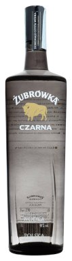 Venedik, İtalya - Mart 2020. Bir şişe votka Zubrowka Czarna 1 litre,% 40 Vol.