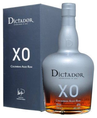 Venedik, İtalya - Mart 2020. Bir şişe Rum Dictador XO Küstah 70cl,% 40 Vol.
