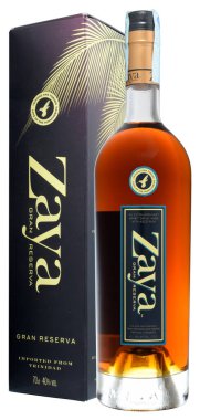Venedik, İtalya - Mart 2020. Bir şişe Rum Zaya Gran Reserva 70cl,% 40 Vol.