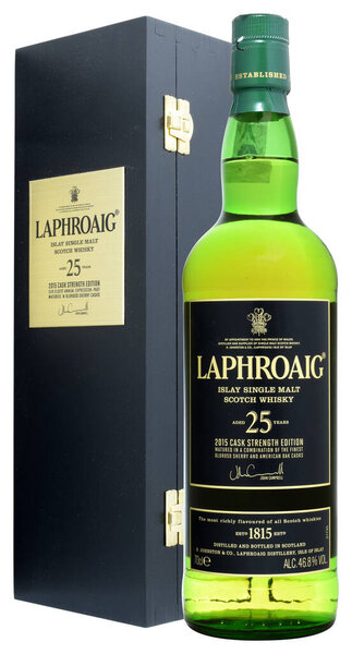 ВЕНЕЦИЯ, ИТАЛИЯ - К 2020 году. Bottle of Scotch Whisky Laphroaig 25YO 70cl, 46,8% Vol.
.