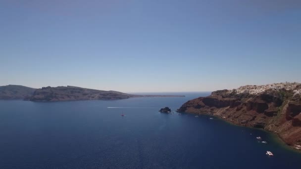 Vista aérea de Oia, Santorini, Grecia — Vídeo de stock