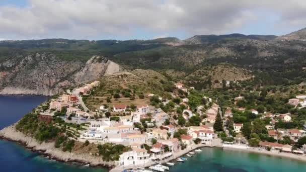 Luchtfoto Van Gemeentelijke Haven Van Assos Kefalonia Griekenland — Stockvideo