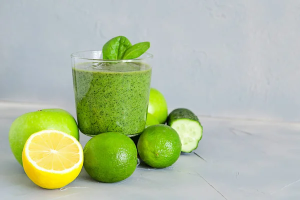 Smoothie verde ingredientes saudável Bebida Detox Dieta Summer Copy — Fotografia de Stock