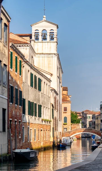 Venecia, Italia. Campana de la iglesia de San Marziale — Foto de Stock