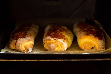 Ev yapımı şekerlemeler. Fırında mayalı turta.