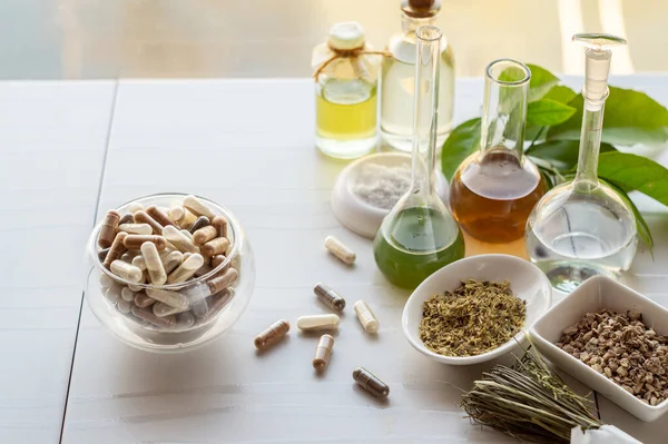 Cápsulas Com Suplementos Nutricionais Ingredientes Para Fazer Suplementos Alimentares Tinturas — Fotografia de Stock
