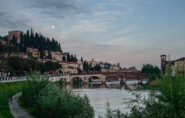 Castelvecchio'yu Adige Nehri Verona - İtalya.
