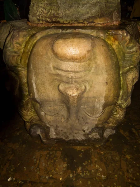 Medusa Head, Basilica Cistern, İstanbul, Türkiye — Stok fotoğraf