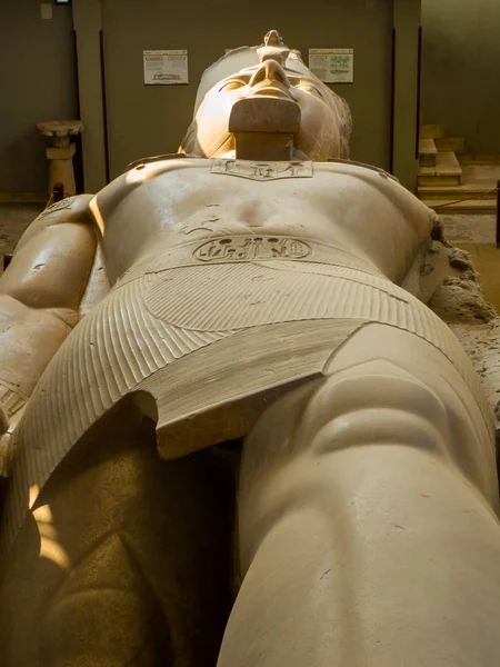 Estatua gigante de Ramsés II, Museo Mit Rahina, Memphis, Egipto —  Fotos de Stock