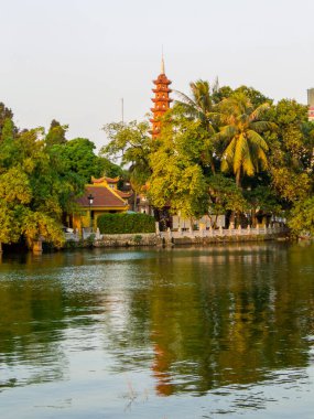 Tran Quoc Pagoda, Batı Gölü, Hanoi, Vietnam  
