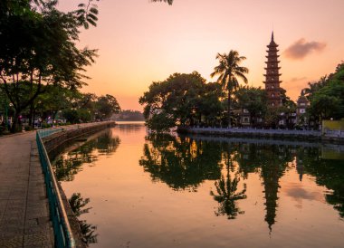 Tran Quoc Pagoda, Batı Gölü, Hanoi, Vietnam  