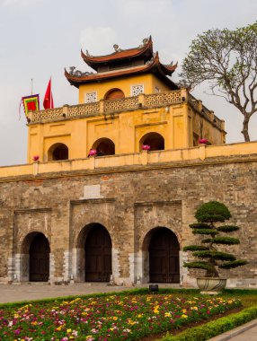 Hanoi, Vietnam 'daki Thang Long İmparatorluk Kalesi manzarası   