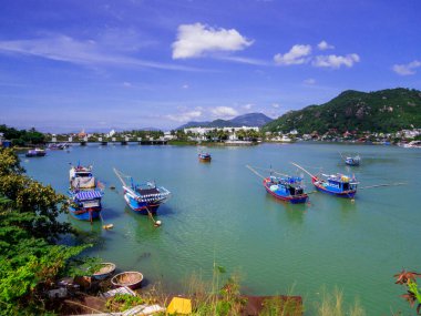 Nha Trang, Vietnam 'daki Cai Nehri' nde geleneksel tekneler.