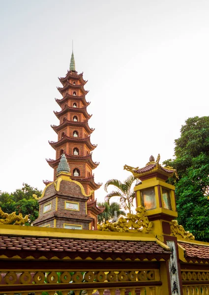 Tran Quoc Pagoda Batı Gölü Hanoi Vietnam — Stok fotoğraf