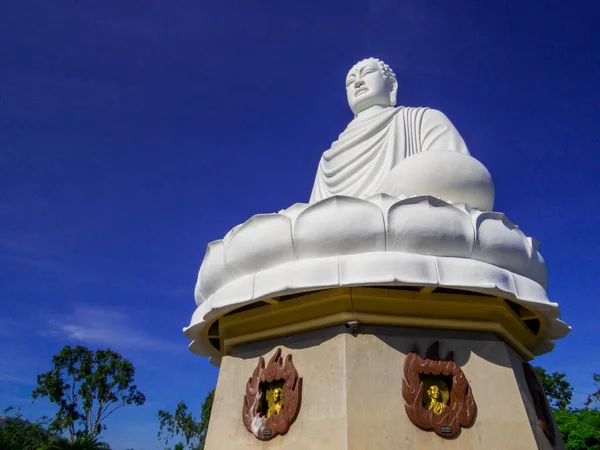 Wielki Budda Długi Syn Pagoda Nha Trang Wietnam — Zdjęcie stockowe