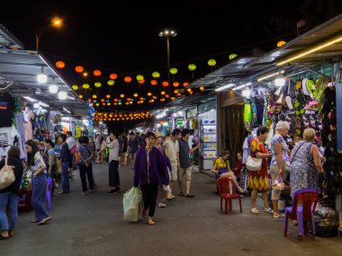 Nha Trang, Vietnam - 20 Aralık 2019: Gece Pazarı.