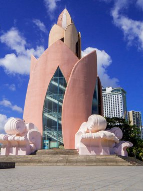 Nha Trang, Vietnam - 23 Aralık 2019 Vininci Lunaparkındaki Kuğular.