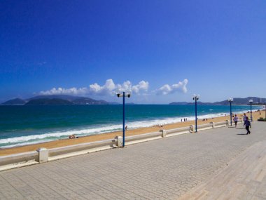 Nha Trang, Vietnam - 23 Aralık 2019 Vininci Lunaparkındaki Kuğular.