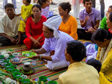 Nha Trang, Vietnam - 23 Aralık 2019 Vininci Lunaparkındaki Kuğular.