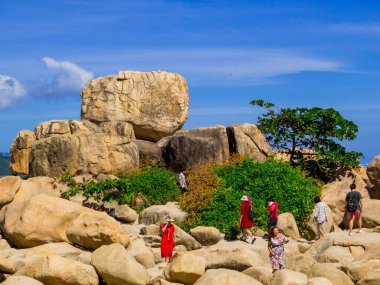 Nha Trang, Vietnam - 23 Aralık 2019 Vininci Lunaparkındaki Kuğular.