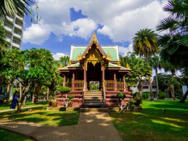 Pattaya Park, Tayland 'daki Budist Tapınağı